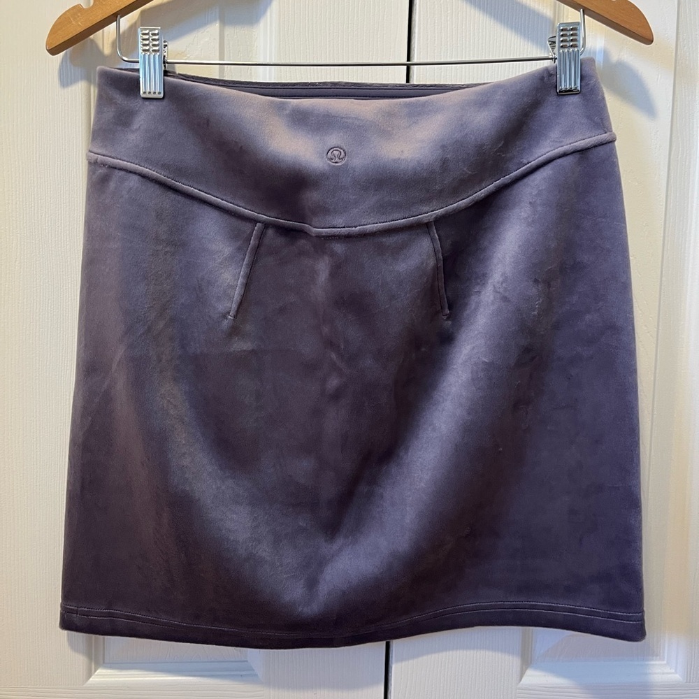 Lululemon Scuba Mini Skirt Velvet Nightfall Size Medium NWT - Picture 3 of 5